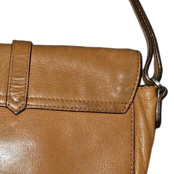 Stella and Dot Covet Sloane Crossbody Bag with Arrow Tassel - Picture 3 of 10